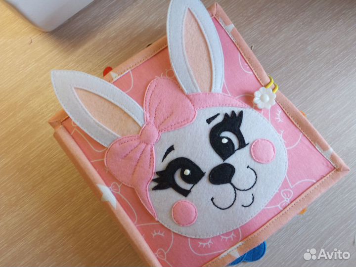 Развивающая книга из фетра и ткани