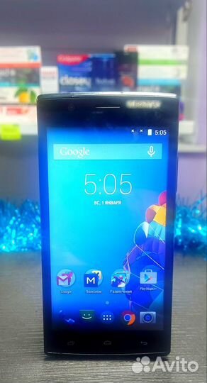 Смартфон Fly FS501