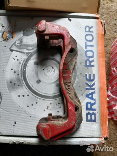 Скобы суппорта Mitsubishi