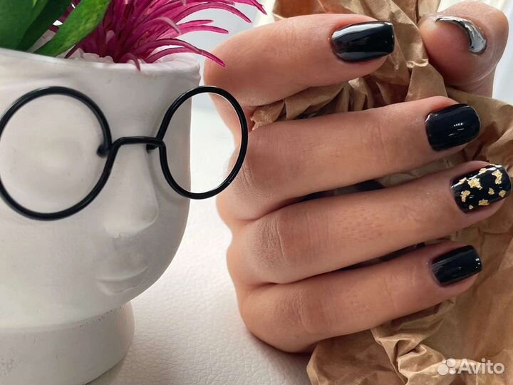 Модель на маникюр с покрытием бесплатно