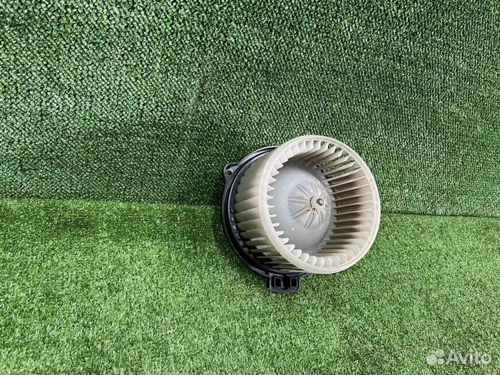 Мотор печки mitsubishi grandis NA4W 4G69 R 2003 За