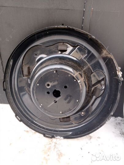 Колпак запасного колеса rav4