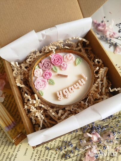 Свеча в кокосе ручной работы 8 марта