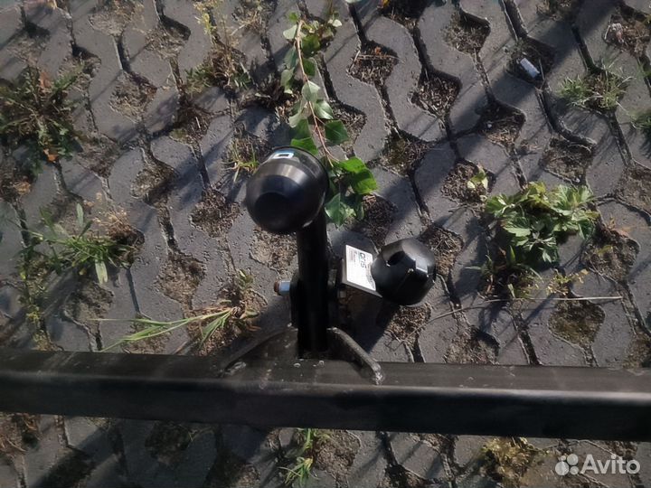 Фаркоп на logan