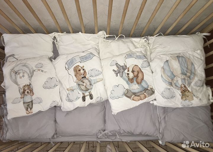 Комплект в кроватку(бортики и простынь)