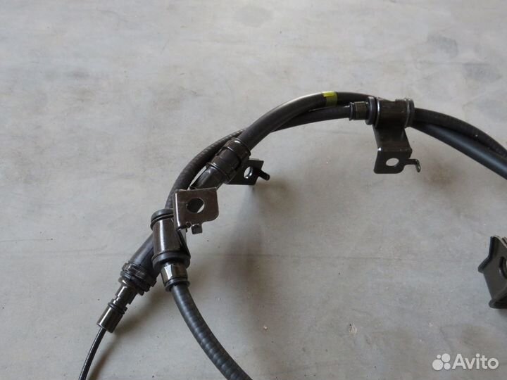 Трос стояночного тормоза правый Hyundai/KIA PTB309
