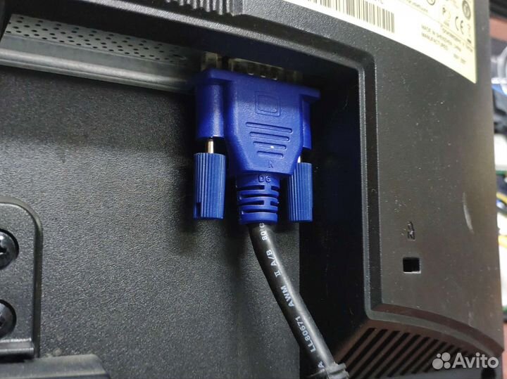 Монитор 17 дюймов Samsung 710N / VGA