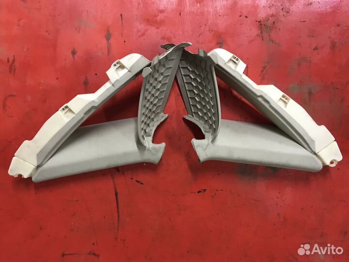 Накладка правая задней стойки Audi A4 B8