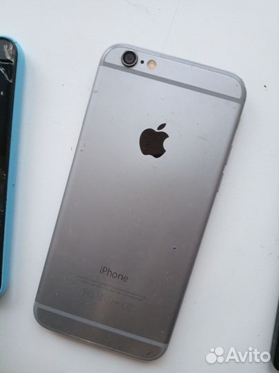iPhone 6S, 64 ГБ