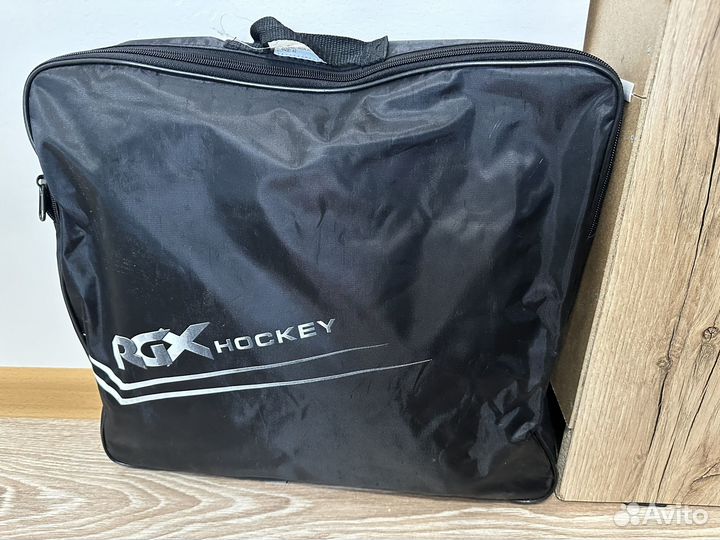 Коньки хоккейные