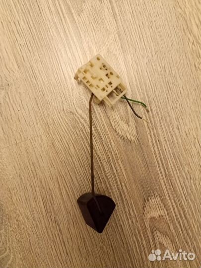 Датчик уровня топлива Cadillac srx 1