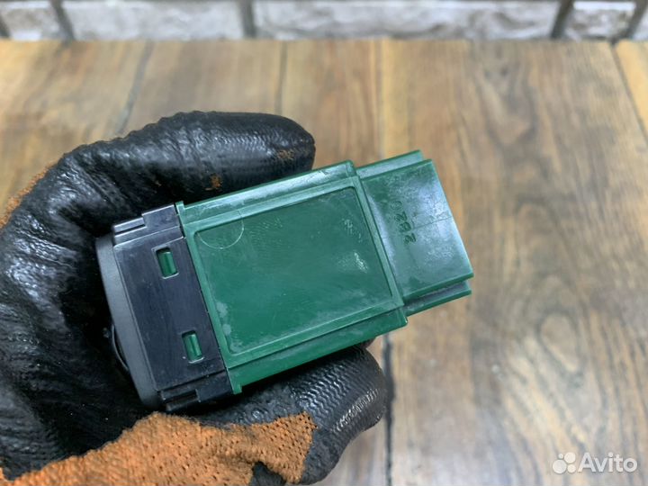 Mitsubishi ASX Кнопка корректора фар