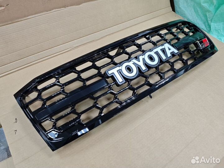 Решетка радиатора Toyota Land Cruiser 100 05-07 GR