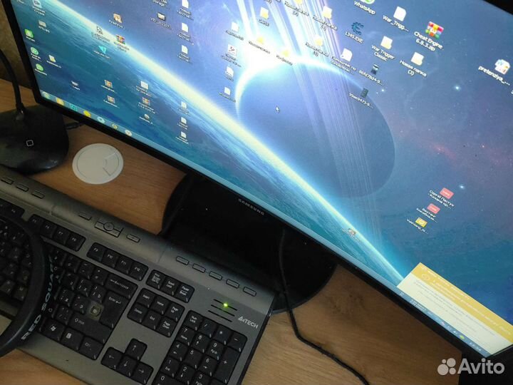 Монитор Samsung 27 изогнутый