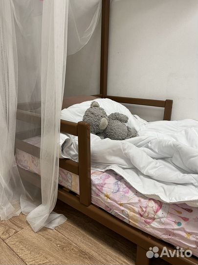 Детская кровать домик с матрасом и балдахином