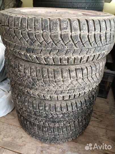 Viatti Brina Nordico V-522 195/60 R15 100T