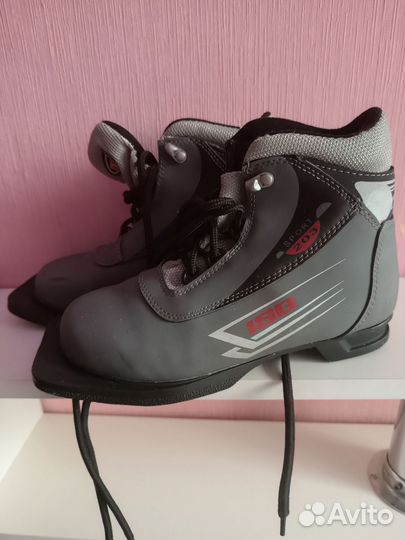 Лыжные ботинки