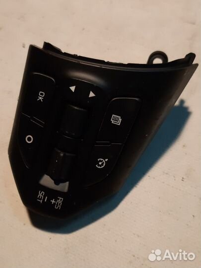 Блок кнопок на руль (правый) круиз KIA sorento PR
