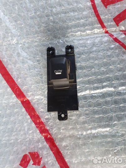 Кнопка стеклоподъемника Kia Ceed 2 JD