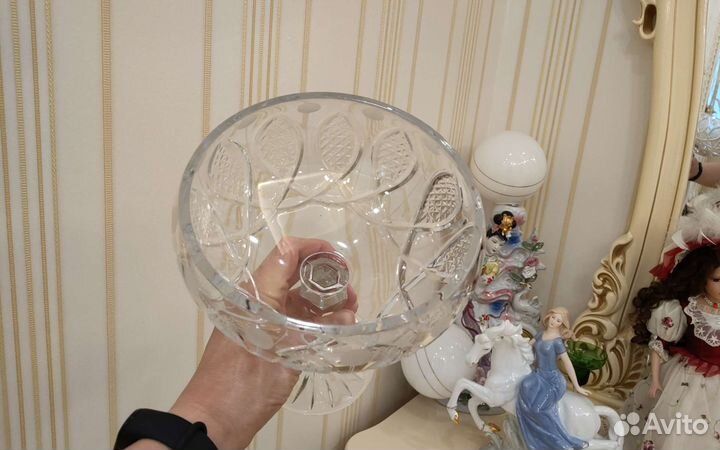Ваза для конфет на ножке хрустальная большая