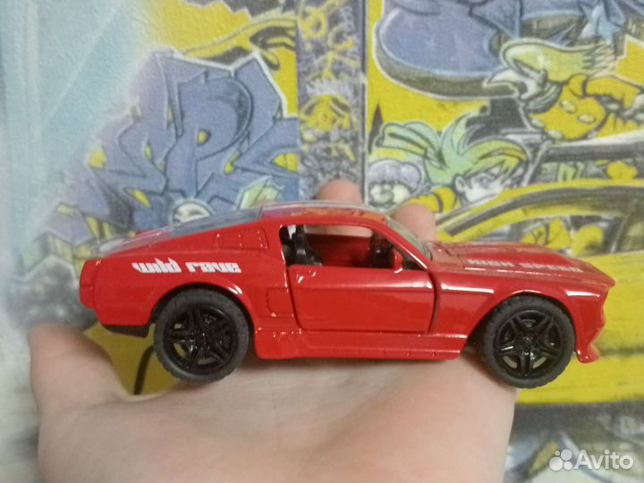 Машинка игрушечная