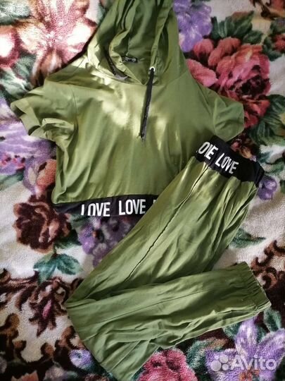 Спортивный костюм женский