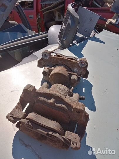 Суппорт передний левый Ford Mondeo 4