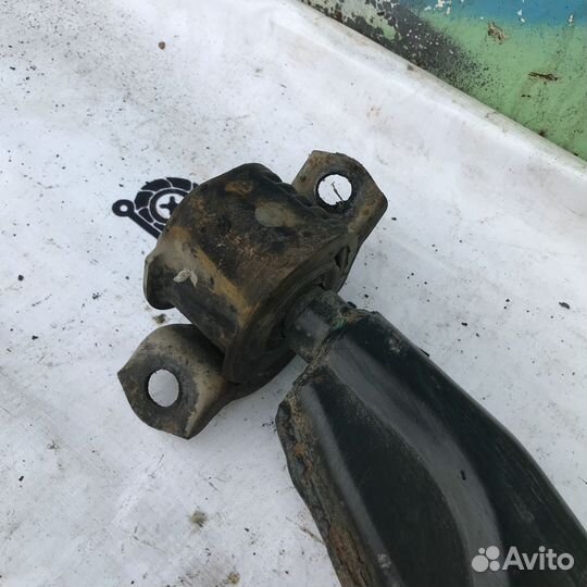 Рычаг правый Мицубиси Лансер 5