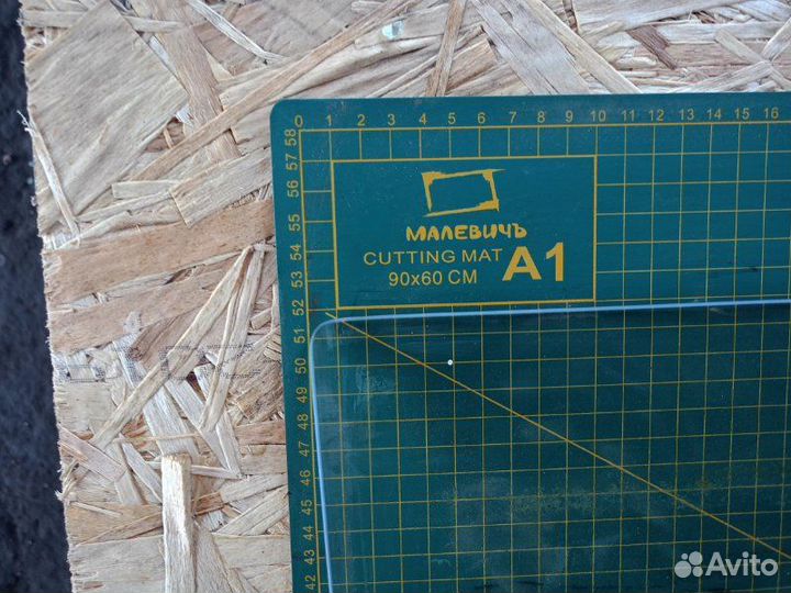 Стекло переднее правое Volkswagen Passat B2 81-88