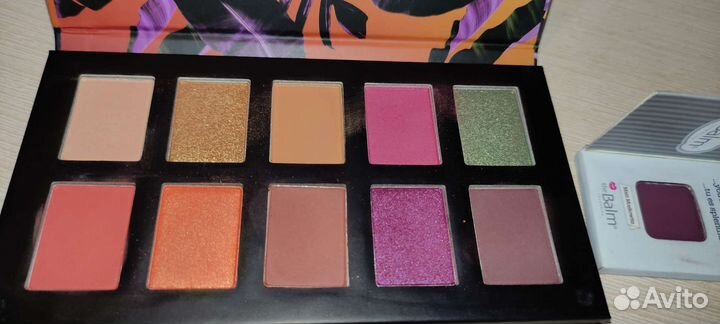 Палетка теней NYX OFF tropic