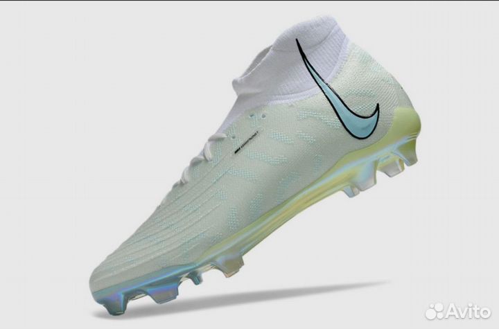 Футбольные бутсы nike