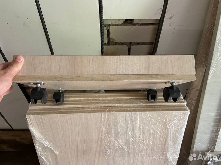 Подставка для компьютера на колесиках