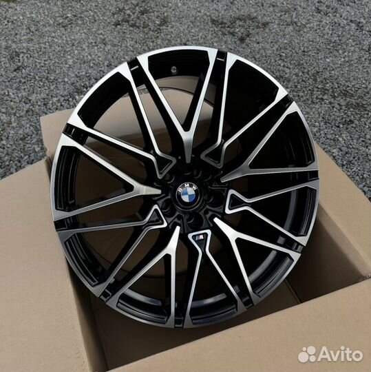 Диски R22 5x112 BMW G05 G06 818 стиль