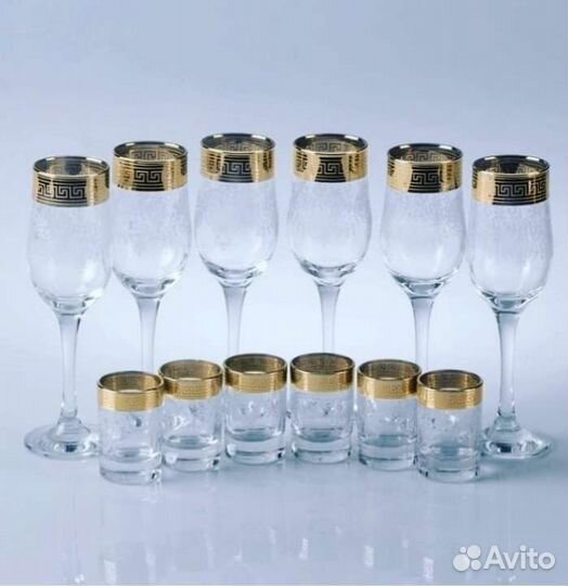 Мини бар с фужерами