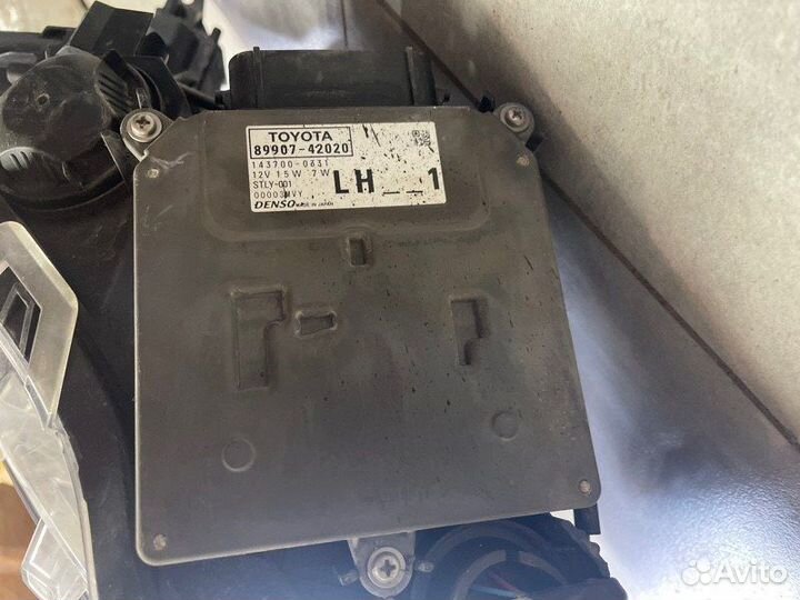 Блок управления фарой левый Toyota Rav4