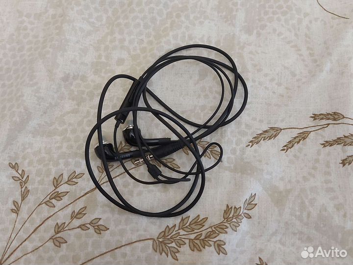 Проводные наушники samsung