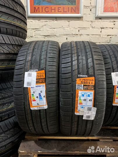 Tracmax X-Privilo RS01+ 275/30 R21 и 245/35 R21