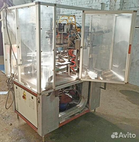 Автомат для надевания и обжима капсулы шампанского