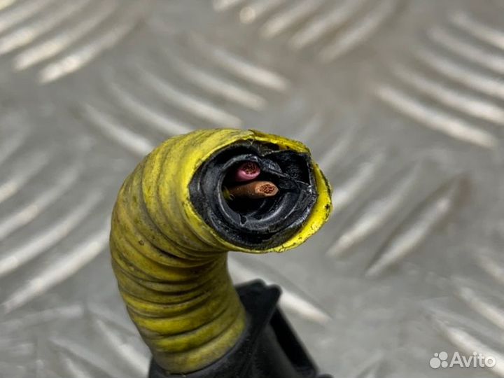 Датчик удара правый Subaru Forester SG/S11