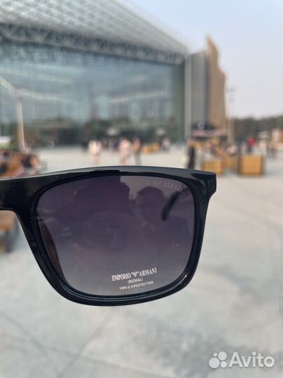 Солнцезащитные очки emporio armani