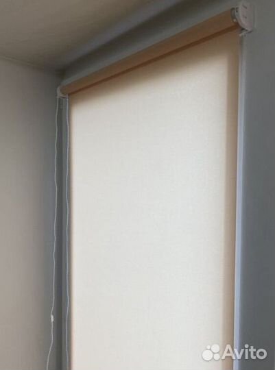 Рулонные шторы блэкаут в коробе L6358