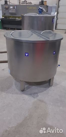 Ёмкость, резервуар из нержавеющей стали 800 литров