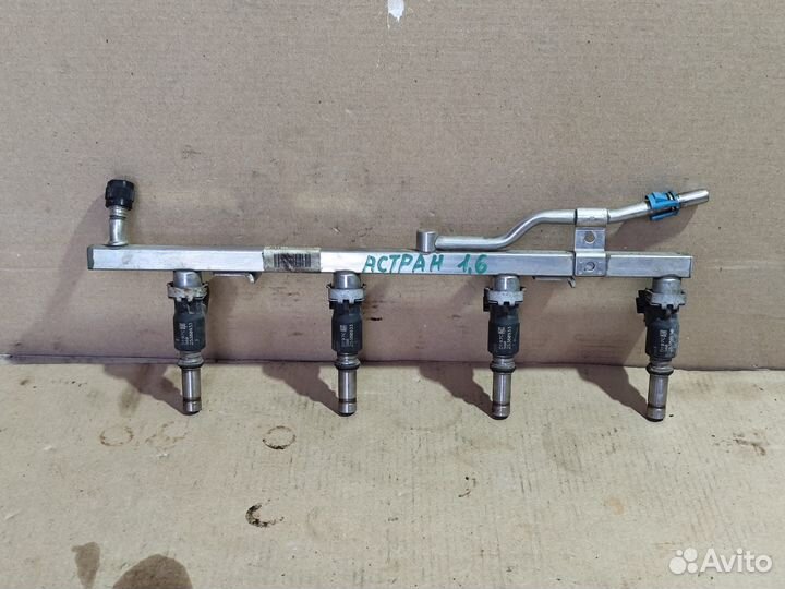 Топливная рампа Opel Astra H 1.6