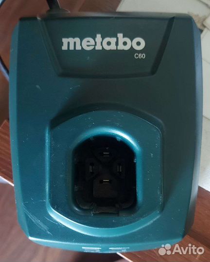 Зарядное устройство Metabo C60 12v7, фонарь 12v