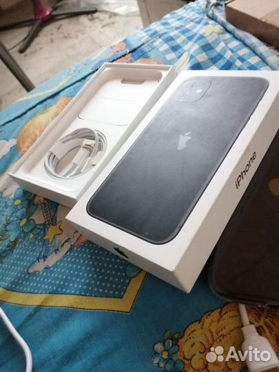 iPhone 11, 64 ГБ