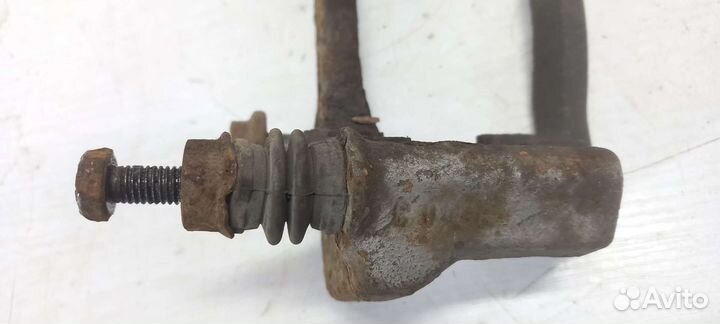 Скоба переднего суппорта Peugeot 607