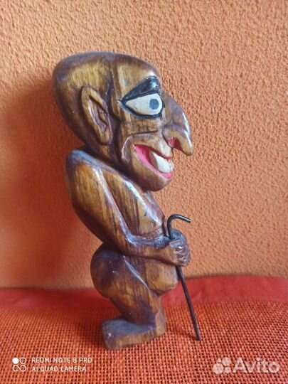 Статуэтка из дерева