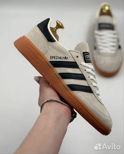 Кроссовки adidas spezial