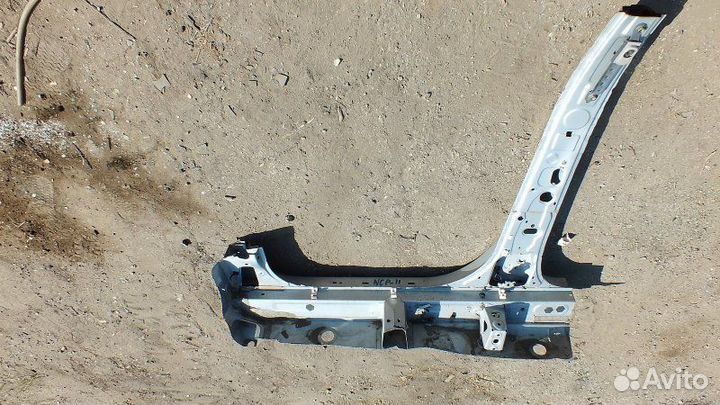 Порог кузова передний правый Toyota Platz SCP11