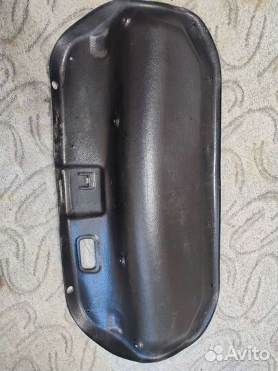 Обшивка крышки багажника на Мазда 6